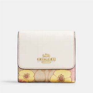 NWT Coach Small Trifold Wallet In Signature Canvas Floral Cluster Print